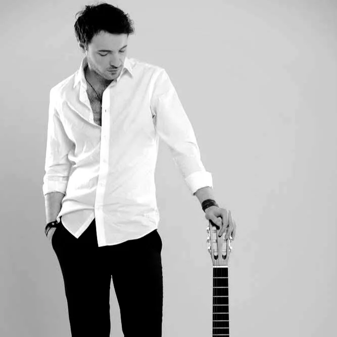 Portrait noir et blanc de Paul-Michel Manandise